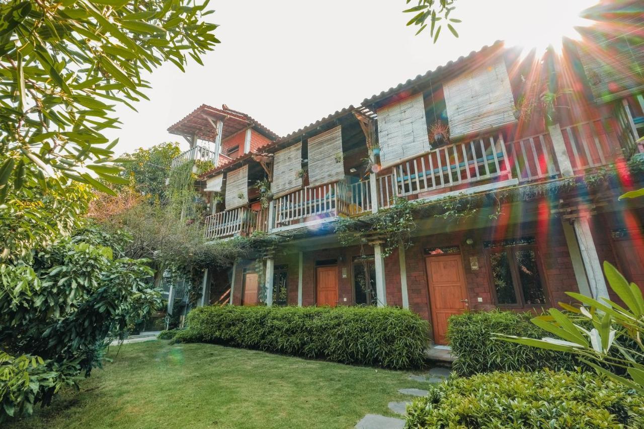 Djajanti House Bed & Breakfast Semarang Exterior foto