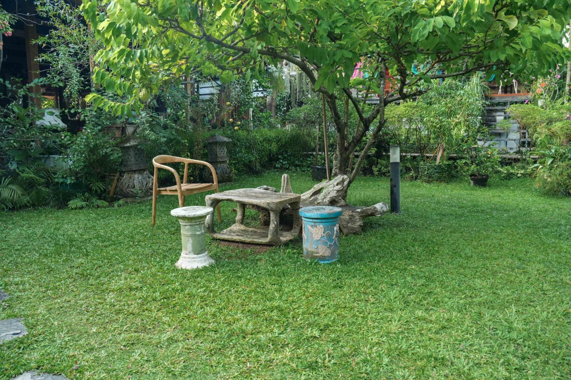 Djajanti House Bed & Breakfast Semarang Exterior foto