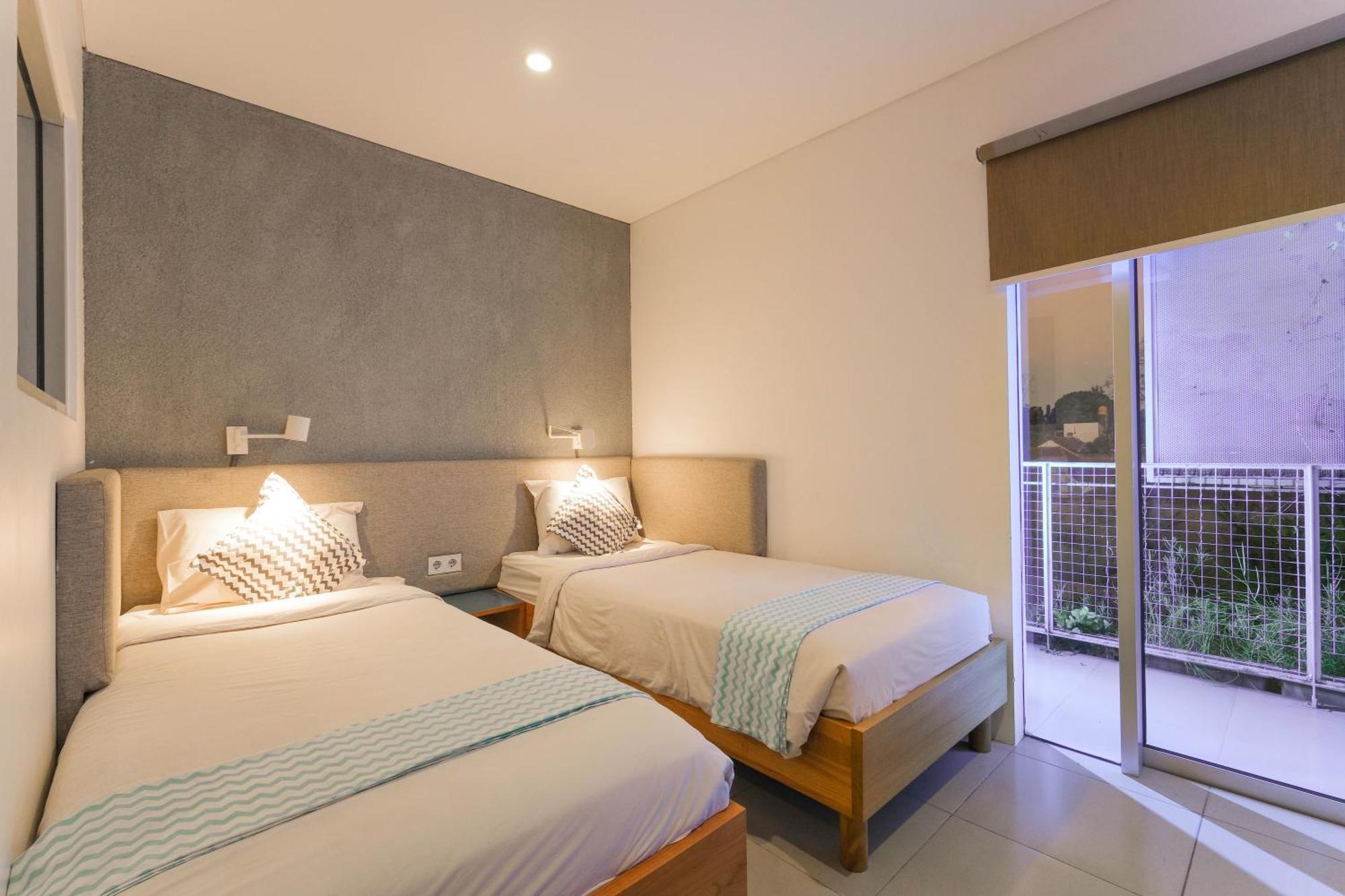 Djajanti House Bed & Breakfast Semarang Exterior foto