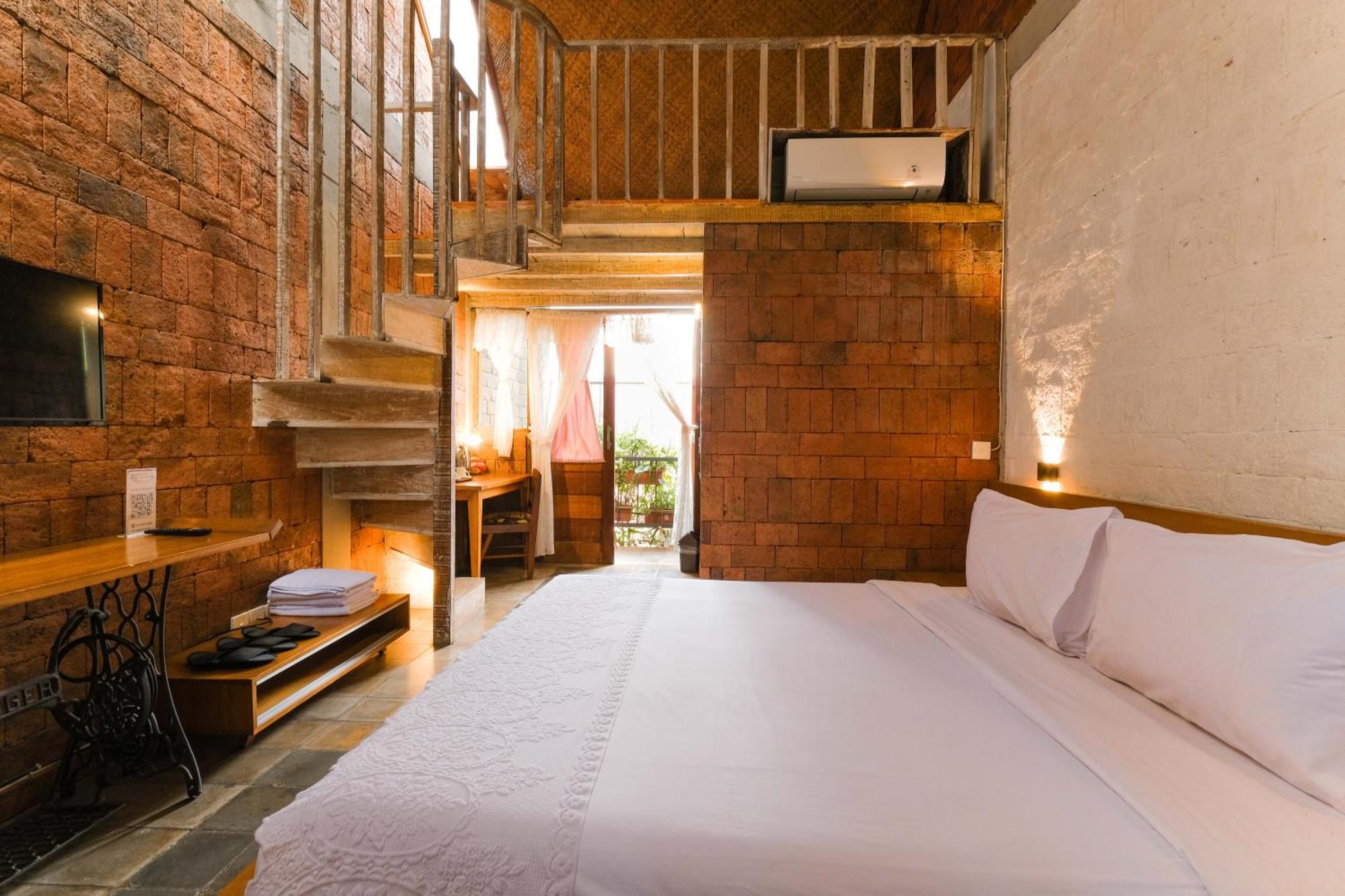 Djajanti House Bed & Breakfast Semarang Exterior foto