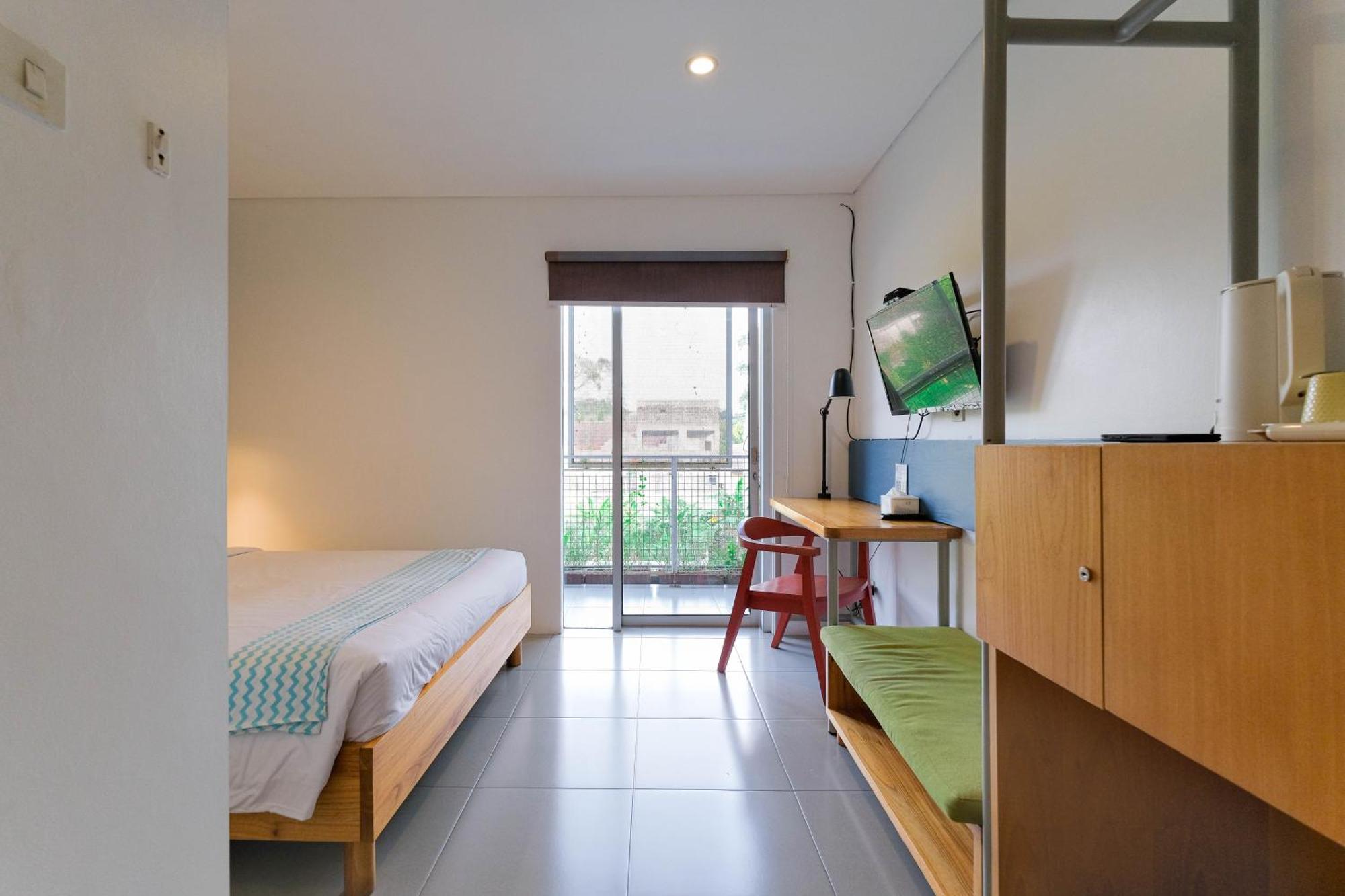 Djajanti House Bed & Breakfast Semarang Exterior foto